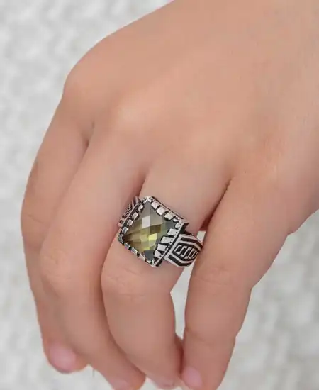 Gümüş Zeytin Yeşili Zirkon Taşlı Çocuk Erkek Yüzük