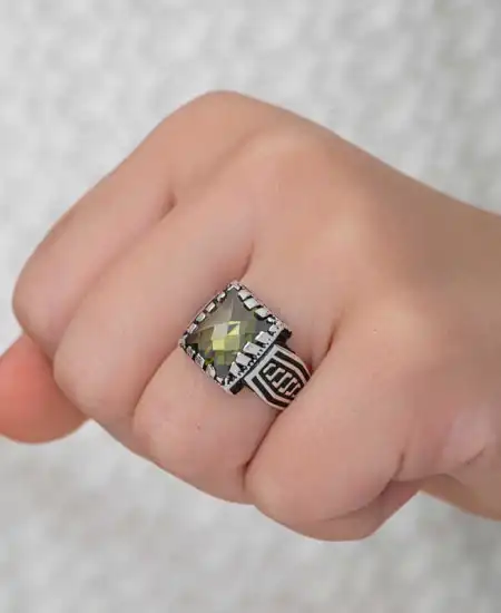 Gümüş Zeytin Yeşili Zirkon Taşlı Çocuk Erkek Yüzük