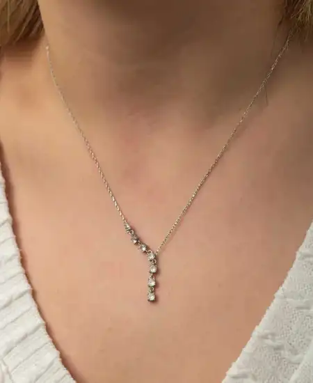 Gümüş Zirkon Sıra Taşlı Kadın Kolye