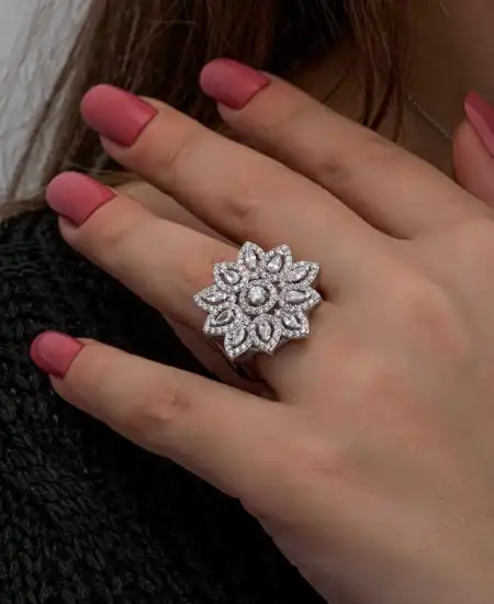 Gümüş Zirkon Taşlı Çiçek Kadın Yüzük