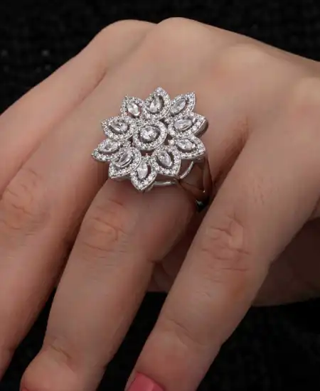 Gümüş Zirkon Taşlı Çiçek Kadın Yüzük