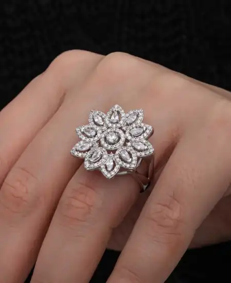 Gümüş Zirkon Taşlı Çiçek Kadın Yüzük