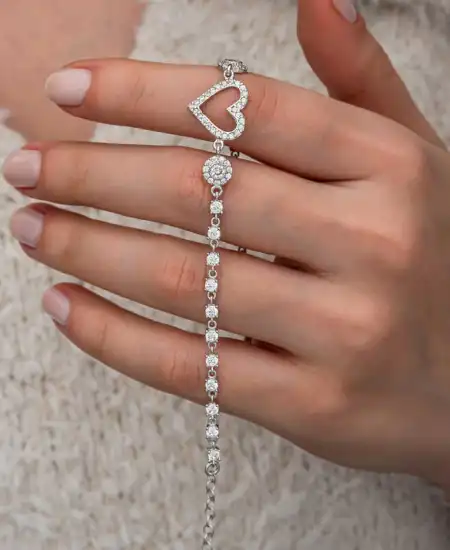 Gümüş Zirkon Taşlı Kalpli Kadın Bileklik