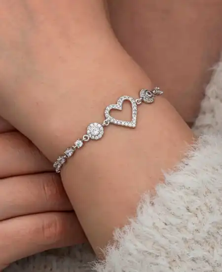 Gümüş Zirkon Taşlı Kalpli Kadın Bileklik
