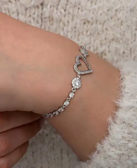 Gümüş Zirkon Taşlı Kalpli Kadın Bileklik
