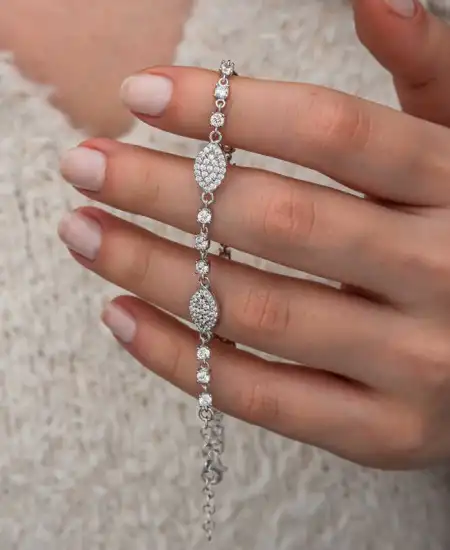 Gümüş Zirkon Taşlı Mekik Kadın Bileklik