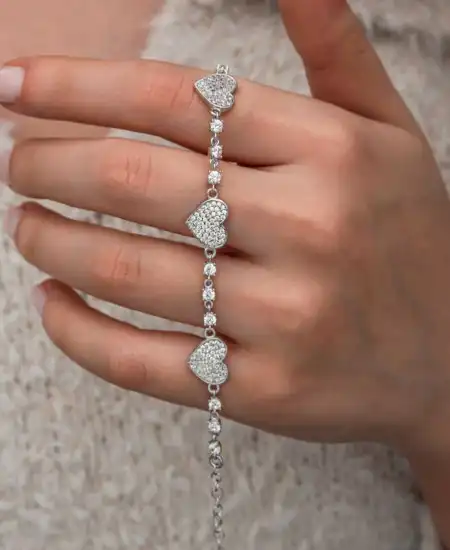 Gümüş Zirkon Taşlı Sıralı Kalp Kadın Bileklik