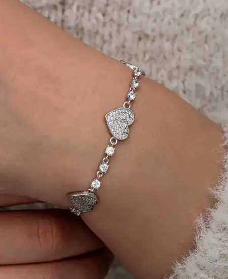 Gümüş Zirkon Taşlı Sıralı Kalp Kadın Bileklik