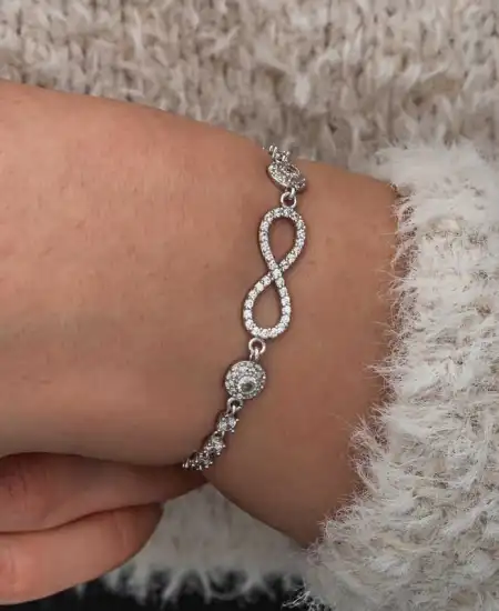 Gümüş Zirkon Taşlı Sonsuzluk Kadın Bileklik