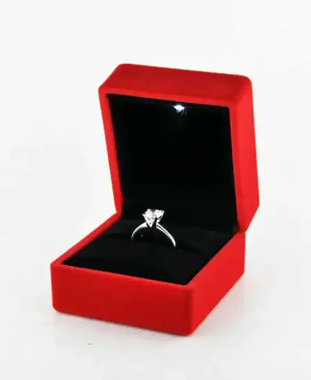 Işıklı Kırmızı Renk Kadife Yüzük Kutusu