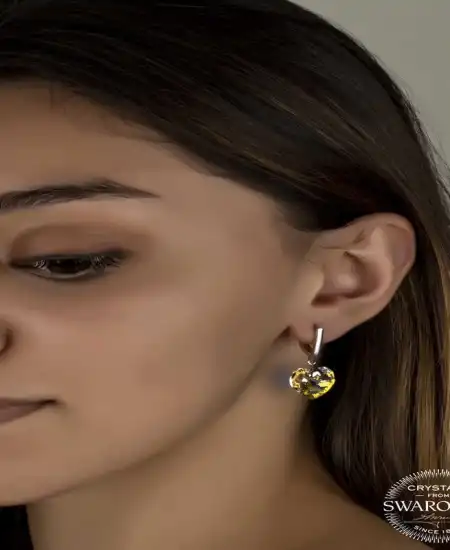 Swarovski Crystal Taşlı Gümüş Beyaz Kalp Sallantılı Kadın Küpe