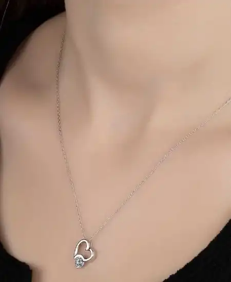 Swarovski Taşlı Gümüş Kalp Bayan Kolye