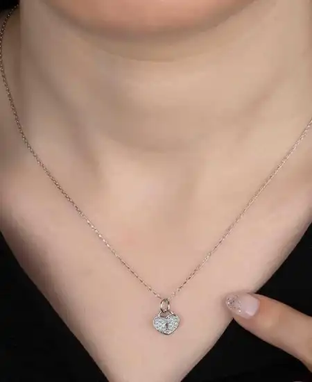 Swarovski Taşlı Gümüş Kalp Kiliti Bayan Kolye