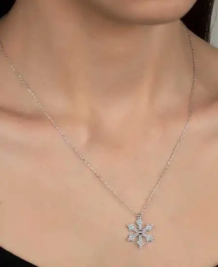 Swarovski Taşlı Gümüş Kartanesi Bayan Kolye