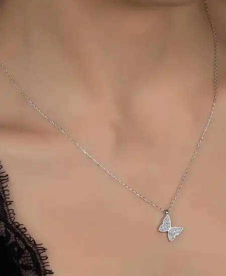 Swarovski Taşlı Gümüş Kelebek Bayan Kolye