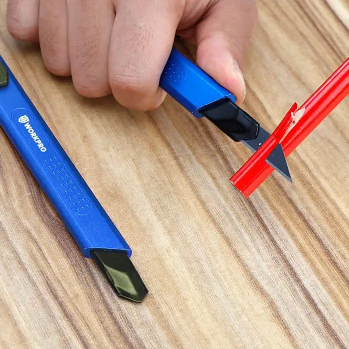 WORKPRO WP212012 9MM Alüminyum Kasa Cep Askılı Maket Bıçağı (MAVİ)
