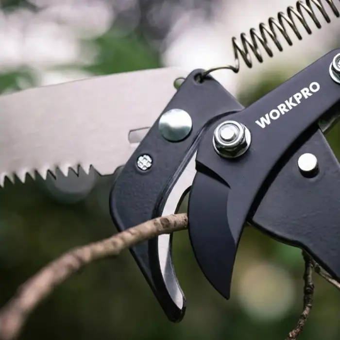 WORKPRO WP333006 270cm 2 IN 1 Teleskobik Saplı Profesyonel Ağaç Budama Testeresi ve 25mm Dal Budama Makası