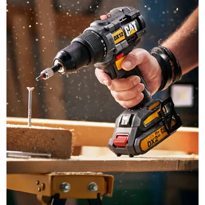 CAT DX12 18Volt/2.0Ah Li-ion Çift Akülü Kömürsüz Profesyonel Şarjlı Darbeli Matkap