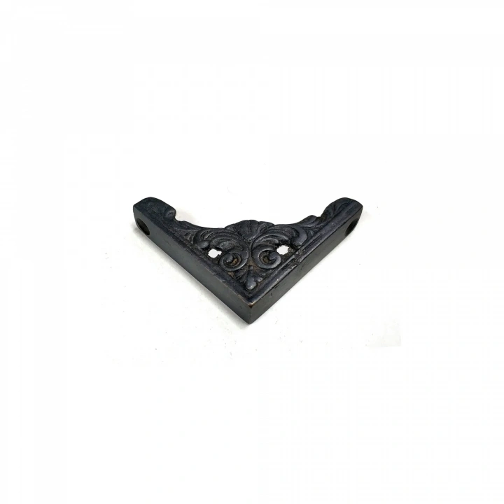 Antika Tarz Dekoratif Pirinç Köşe Süsü - 58x58 Mm, Oksit