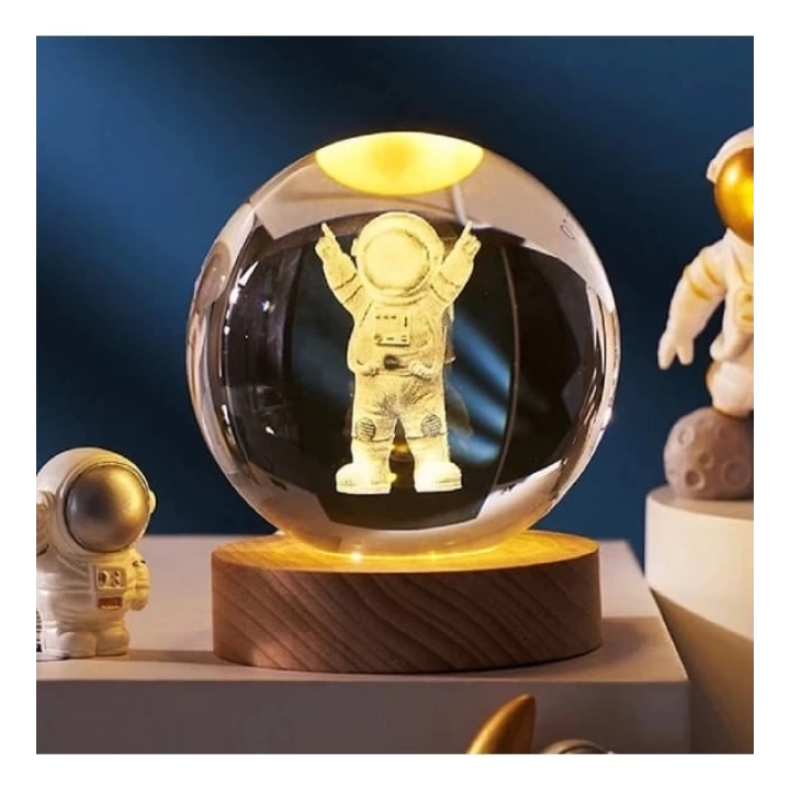 Astronot Tasarımlı Işıklı Cam Küre Kod 52