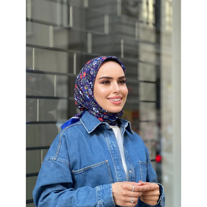 İpek Butik Çiçek Desenli Eşarp