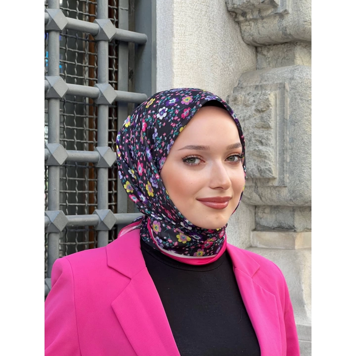 İpek Butik Çiçek Desenli Eşarp