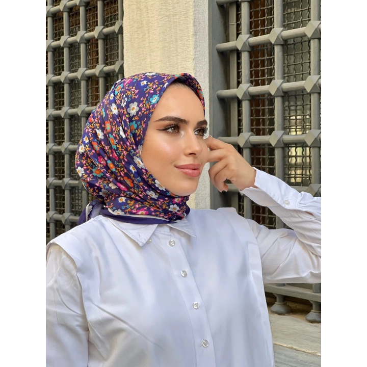İpek Butik Çiçek Desenli Eşarp