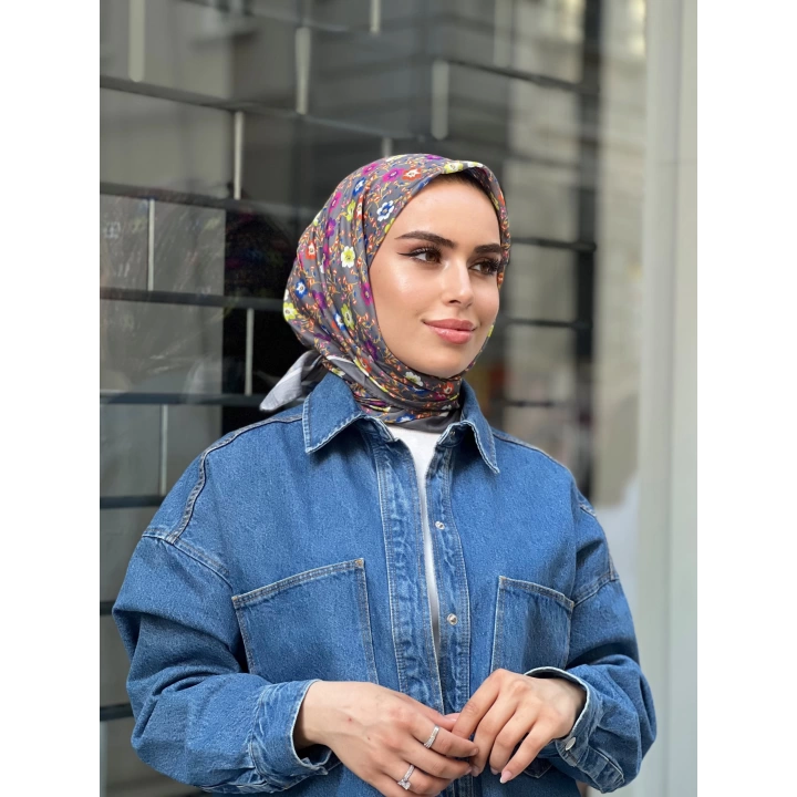 İpek Butik Çiçek Desenli Eşarp
