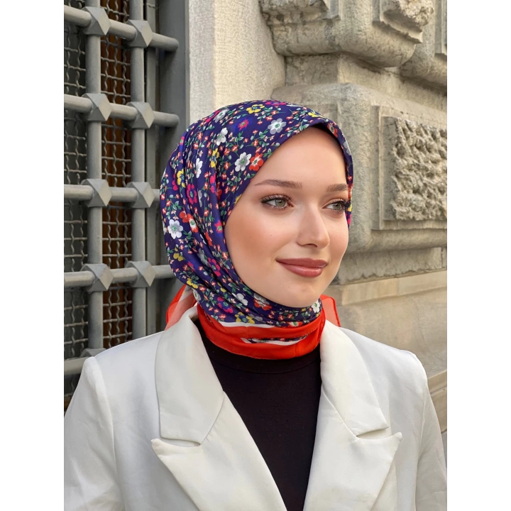 İpek Butik Çiçek Desenli Eşarp