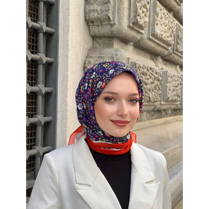 İpek Butik Çiçek Desenli Eşarp
