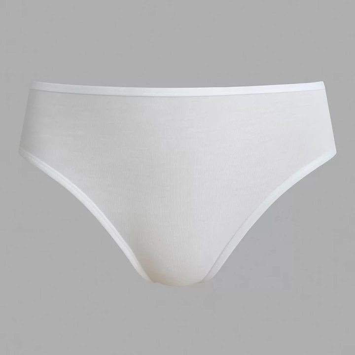 Paris Bikini Nefes Alan