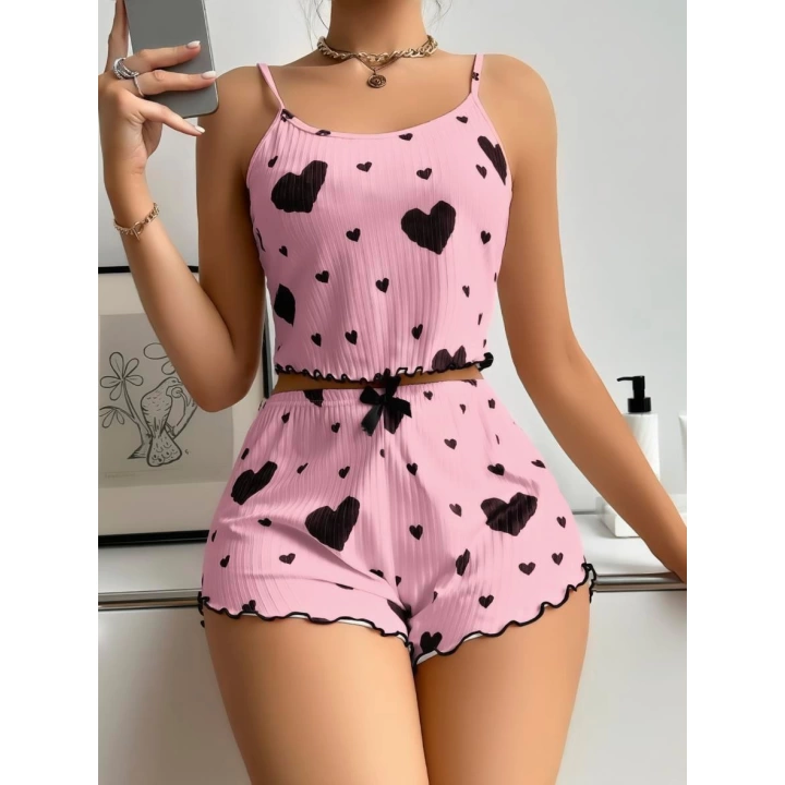 Pamuklu Pembe Üstüne Siyah Kalp Desenli Askılı Fitilli Şortlu Pijama Takımı