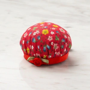 Loren Kola Takılabilir Kırmızı çiçekli iğnedanlık