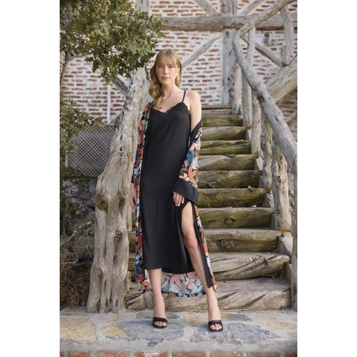 Will Like Çiçek ve Yaprak Desenli Dantelli ve Dekolteli Sabahlık Takımı