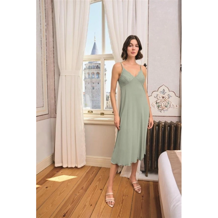 Will Like Çiçek ve Yaprak Desenli Dantelli ve Dekolteli Sabahlık Takımı