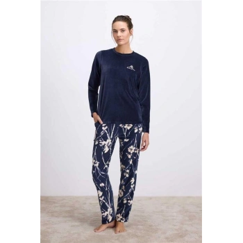 Will Like Uzun Kollu Kadife T-Shirt ve Çiçek Desenli Pantolon Pijama Takımı