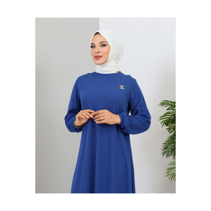 Broş detaylı burgu elbise indigo