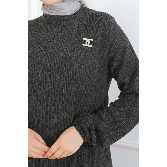 Broş Detaylı Karin Elbise Siyah