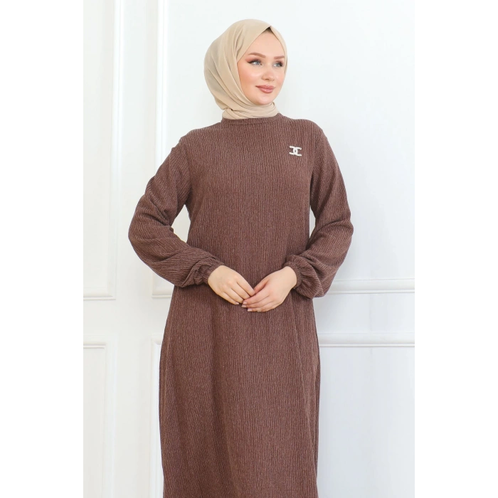 Broş Detaylı Karin Elbise Kahve