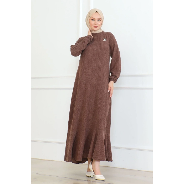 Broş Detaylı Karin Elbise Kahve