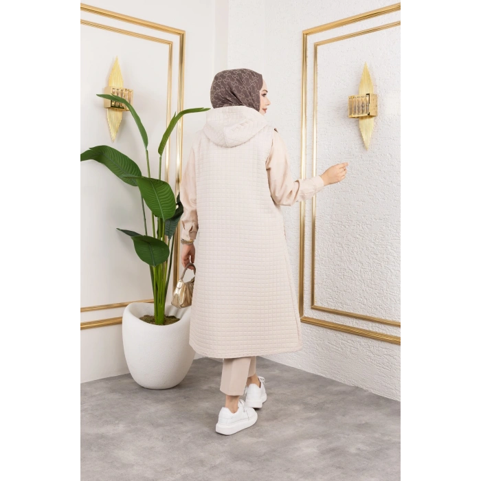 Arma Detaylı Kapüşonlu Kapitone Bej Yelek