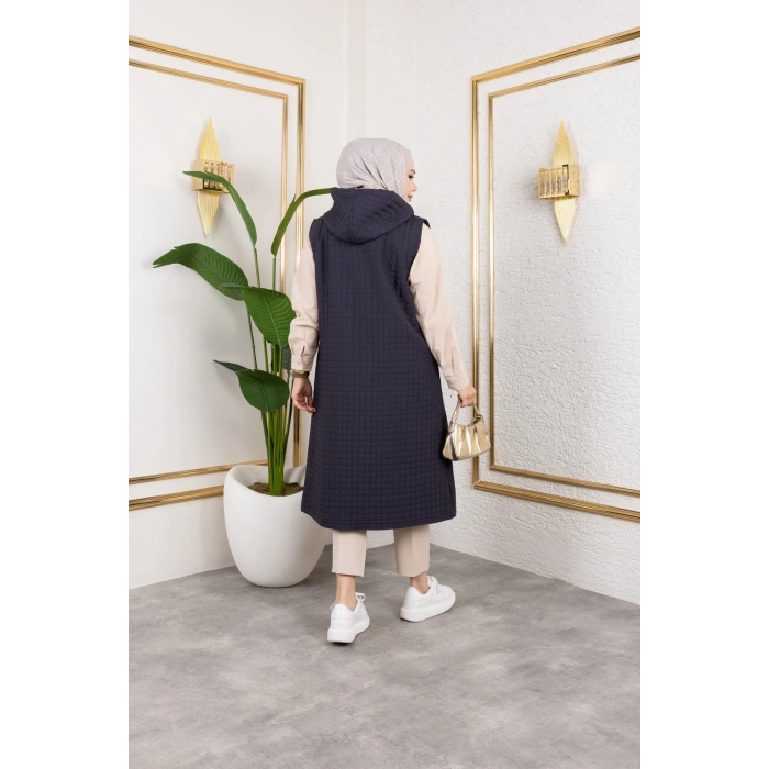 Arma Detaylı Kapüşonlu Kapitone Füme Yelek