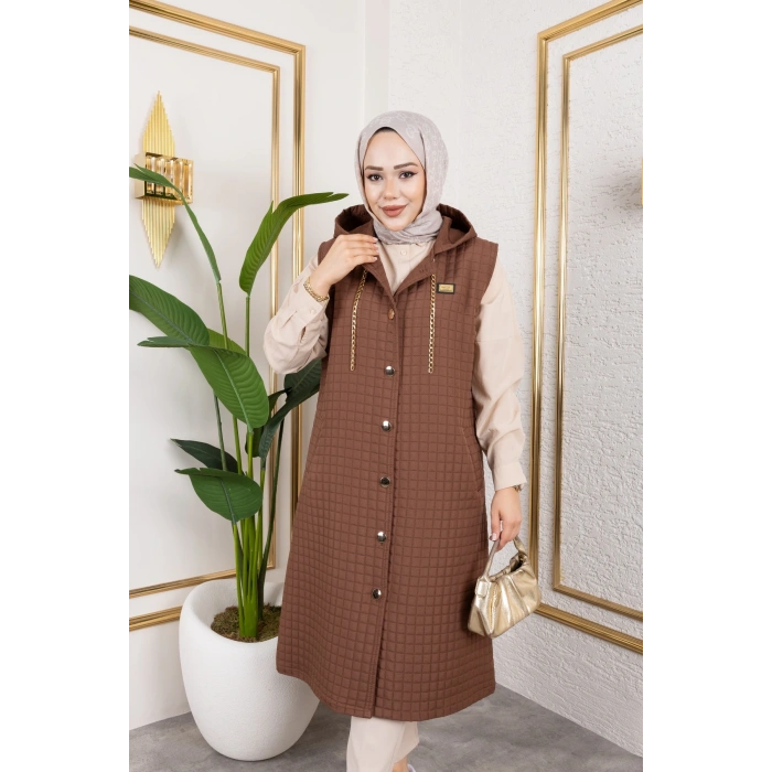 Arma Detaylı Kapüşonlu Kapitone Kahve Yelek