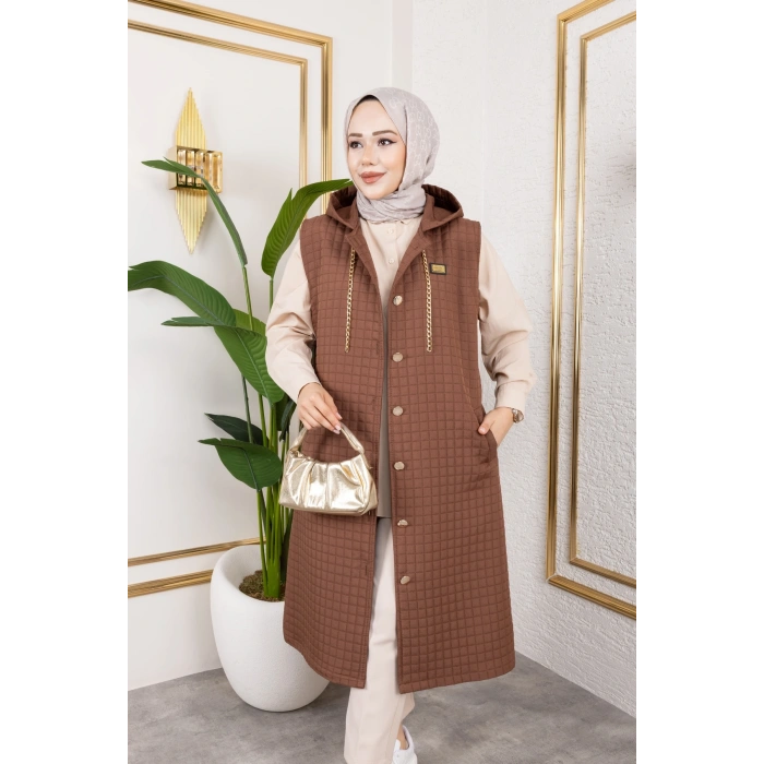 Arma Detaylı Kapüşonlu Kapitone Kahve Yelek