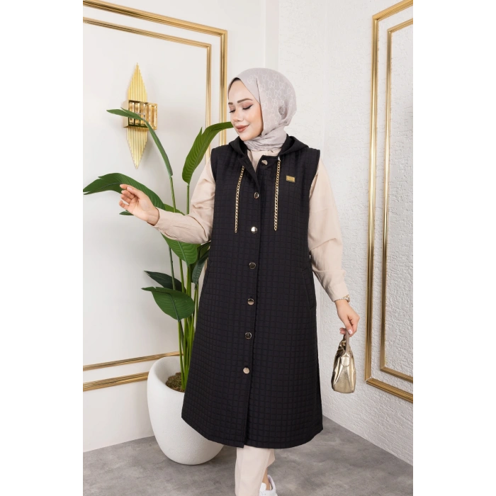 Arma Detaylı Kapüşonlu Kapitone Siyah Yelek