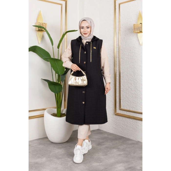 Arma Detaylı Kapüşonlu Kapitone Siyah Yelek