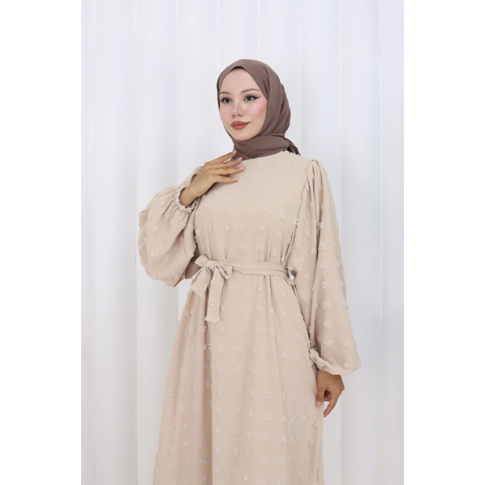 Ponpon Detaylı Kuşaklı Elbise Bej
