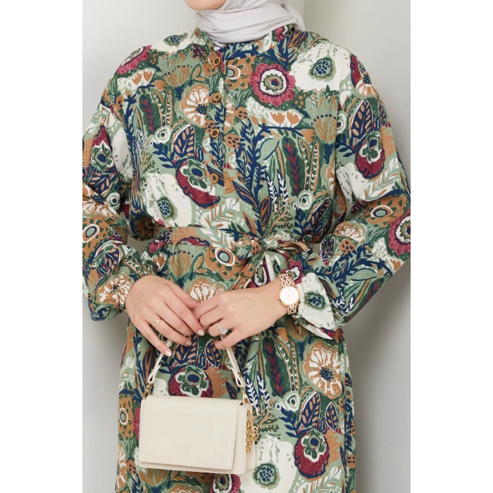 Renkli Çiçek Desenli Kuşaklı Elbise Yeşil