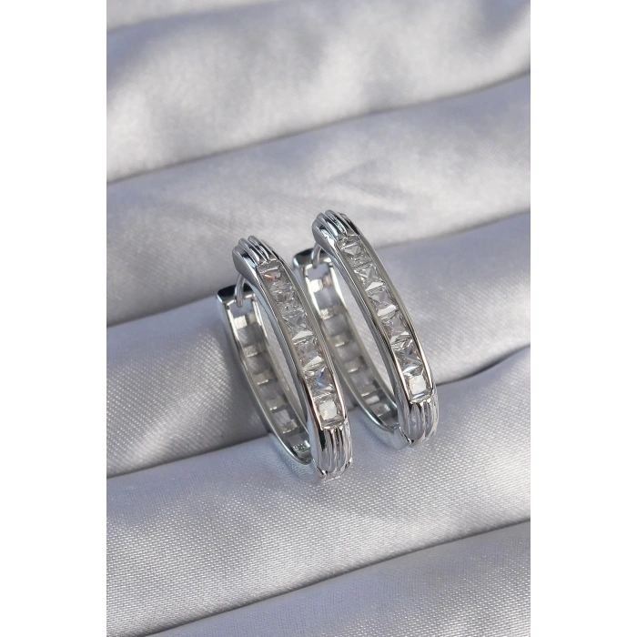 Mey İthalat® Pirinç Gümüş Renk Zirkon Taşlı Oval Model Küpe