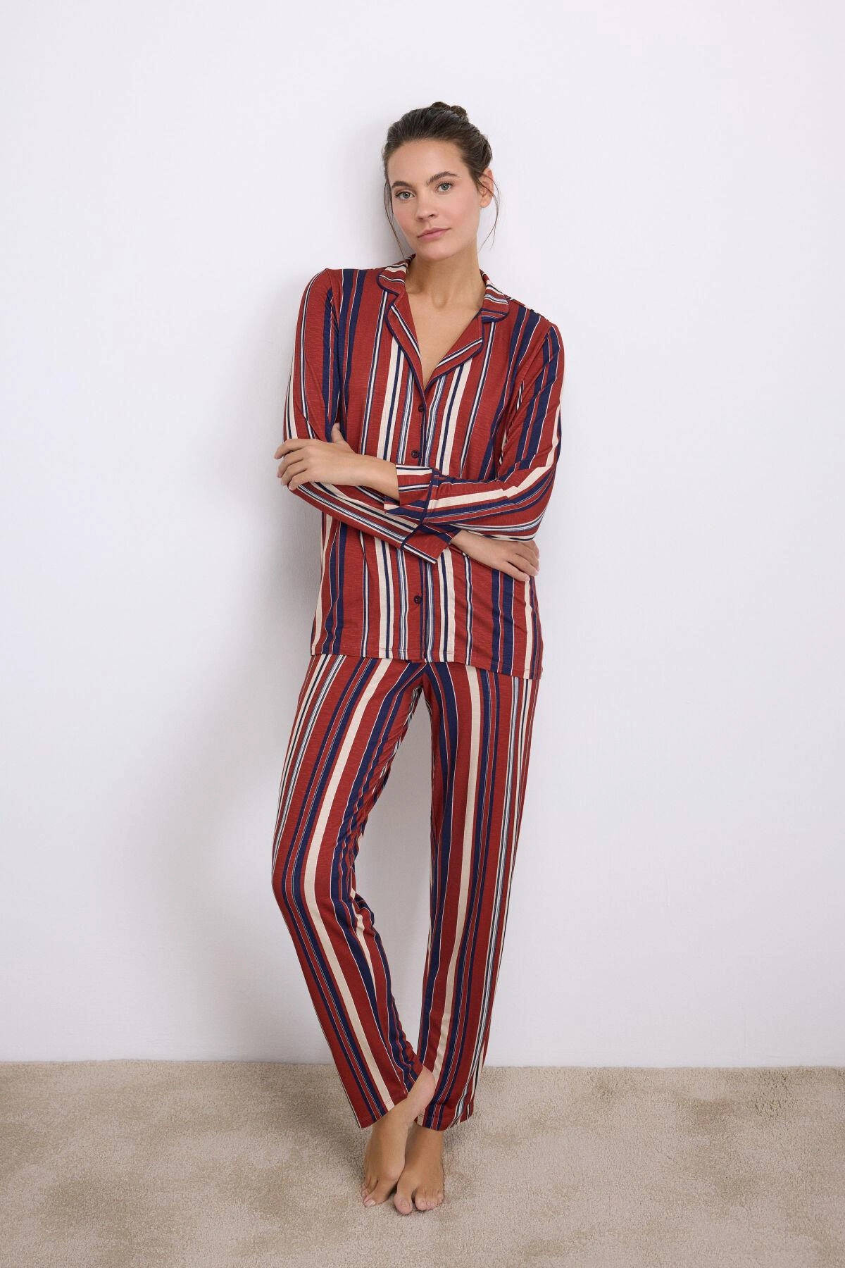 %100 Modal Uzun Kollu Düğmeli Çizgili Pijama Takımı